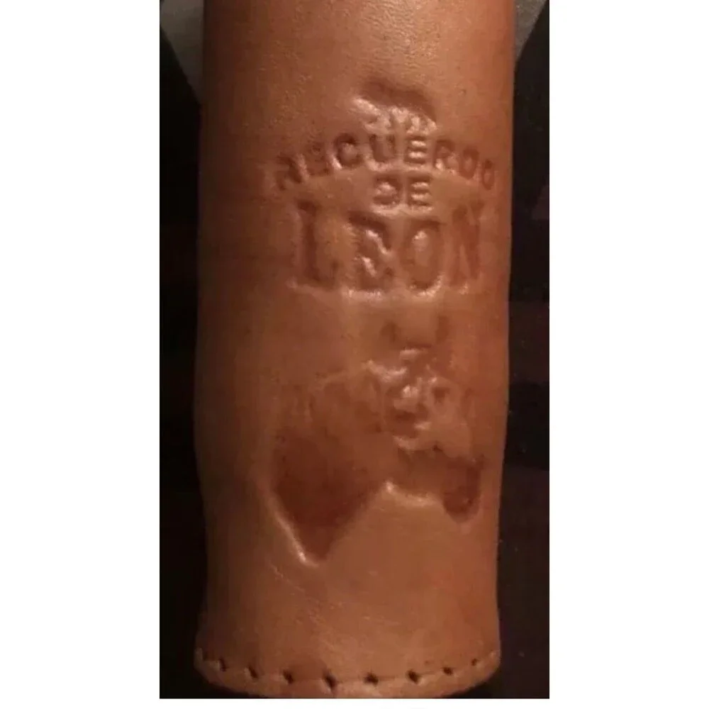 Recuerdo de Leon caballo logo (Horse) leather grip Double shot glass